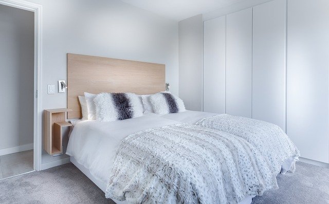 modern minimalist bedroom 3486163 640